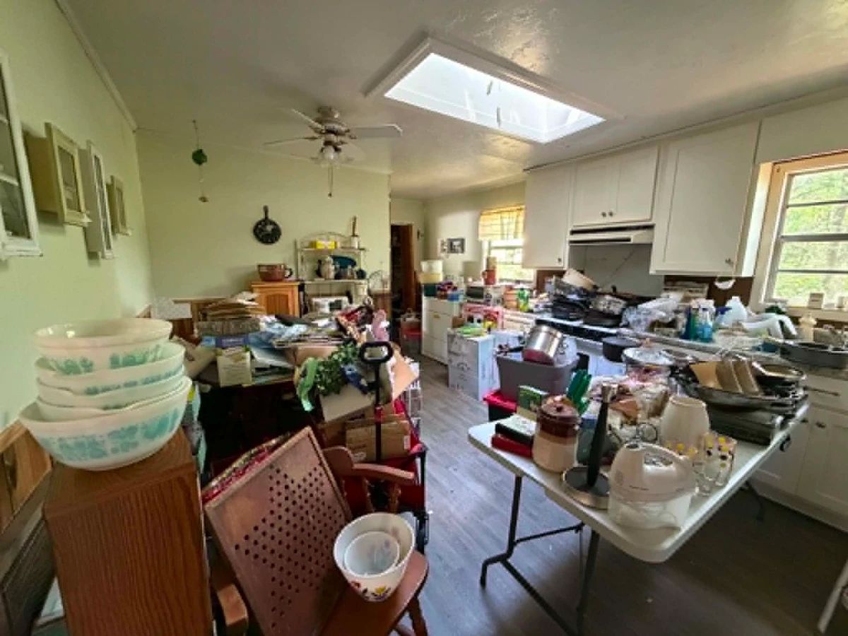 TONS OF ITEMS TO BE UNPACKED, THIS HOUSE PACKED!