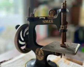 SINGER