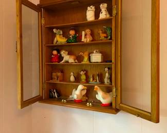 TRINKETS PLUS DISPLAY