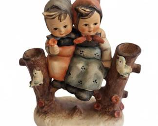 Goebel Hummel "Coquettes" Figurine #179
