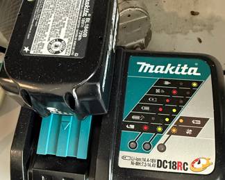 Makita DC18RC Lithium-Ion Battery Charger with BL1840B Battery