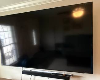 Samsung 75-inch QLED 4K UHD Smart TV QN75Q80AAFXZA