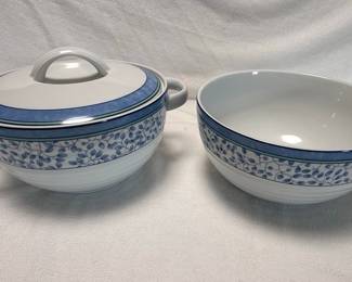 Mikasa Fine China Susanne SL 104 Dinnerware Set