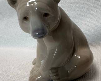 Lladro Seated Bear Figurine #1206