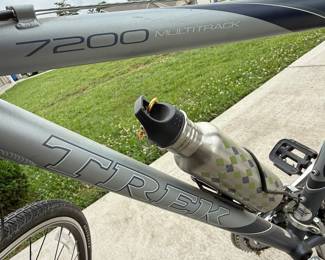 Trek 7200 Multitrack Hybrid Bicycle