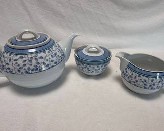 Mikasa Fine China Susanne SL 104 Dinnerware Set