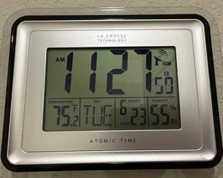 La Crosse Technology Atomic Time Digital Clock