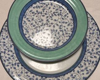 Mikasa 'Susanne' Pattern China Set