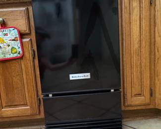 KitchenAid BuiltIn Ice Maker Black Ore