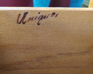 Unique Brand Triple Mirror Dresser fourth image