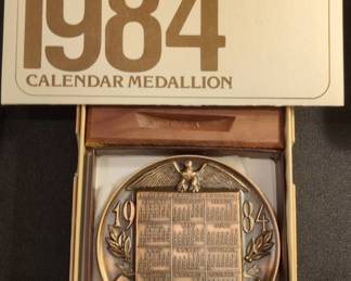 Calendar Medallion  The Madison Hotels