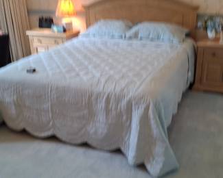 Traditional Light Oak Bedroom Set