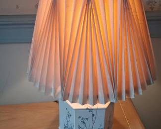 blue and white small lamp