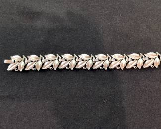 Monet Leaf Link Bracelet