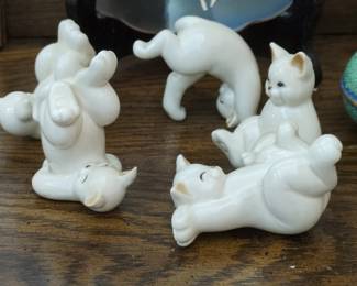 Set of Vintage Fitz  Floyd Ceramic Playful Kittens Figurines