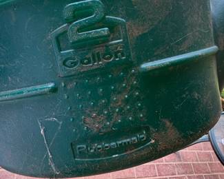 Rubbermaid Gallon Watering Can second image
