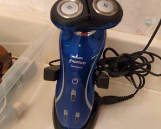Philips Norelco SensoTouch D Electric Shaver