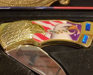 United We Stand Patriotic Eagle Folding Knife with Presentation Tin second image