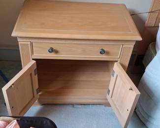 bernhardt night stand third image