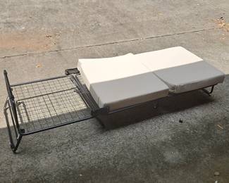 Folding recliner missing pad