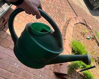 Rubbermaid Gallon Watering Can