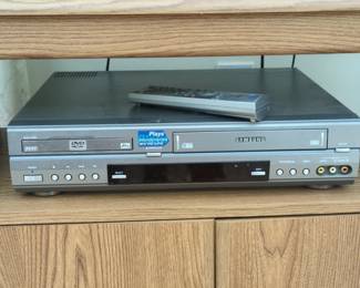 Samsung DVDV DVD Player and VCR Combo