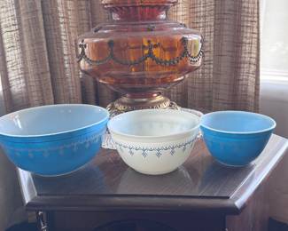 Pyrex Nesting Mixing Bowls