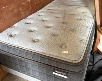 Very good condition twin bed. Clean.