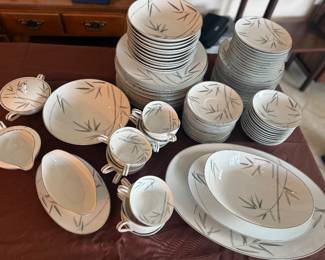 Noritake Bambina China Dinnerware set of 12 place settings