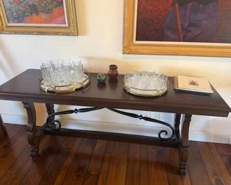 Table (close)