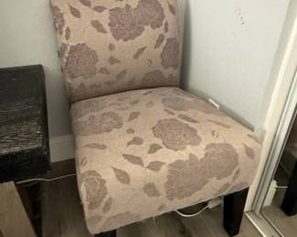 Roses Deco Accent Chair