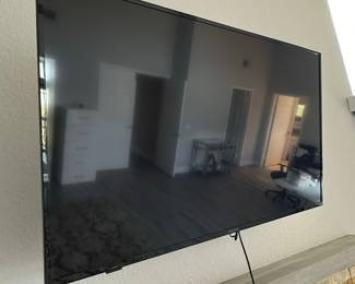 Insignia 55-inch 4K UHD HDR Smart TV