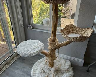 Mau Lifestyle Uni Cat Tree with Woven Baskets and Plush Perches