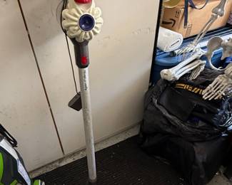 Dyson V7 Allergy Cordless Vacuum Cleaner