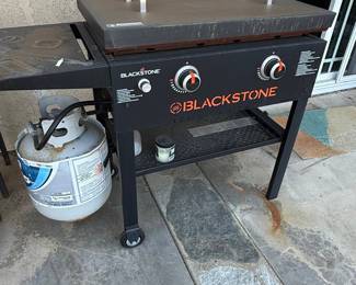 Blackstone 36-inch 4-Burner Propane Griddle Cooking Station