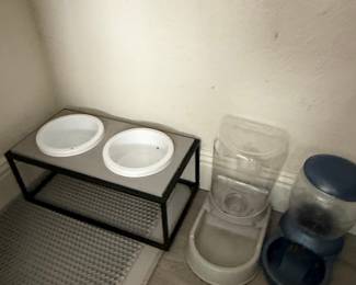 Elevated Pet Feeding Station with Ceramic Bowls and Two Gravity Dispensers