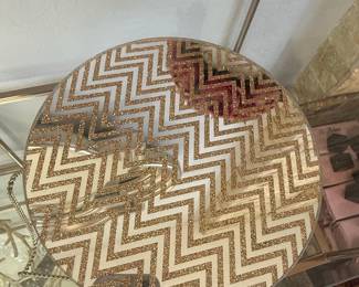 Decorative Round Mirrored Tray with Gold Glitter Chevron Pattern