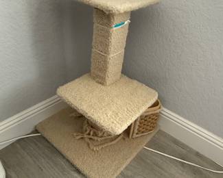 Corner Cat Tree with Basket