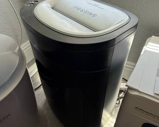 Royal 1212X 12-Sheet Cross-Cut Shredder