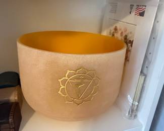 CVNC 432Hz 10-inch Frosted Crystal Singing Bowl with Crown Chakra Symbol