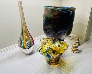 Murano This appears to be a Cá d'Oro hand-blown glass vase featuring colorful canes in a Murano style.