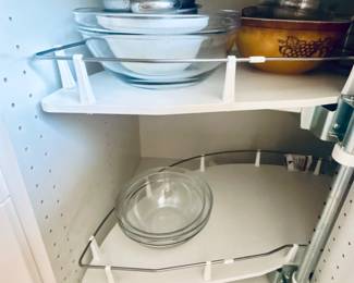Pull out corner unit space saving