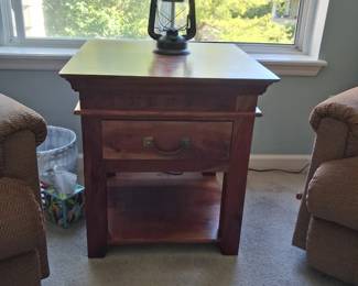 End table with vintage lamp