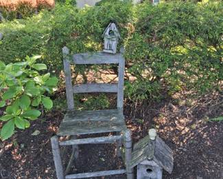 Birdhouses and outdoor decor