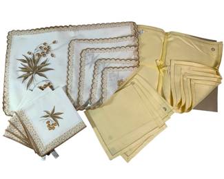 Vintage Linen Napkins Placemats Set Embroidered Floral Table Linens