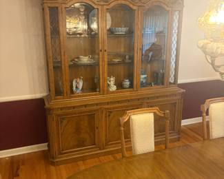 Bernhardt dinning hutch