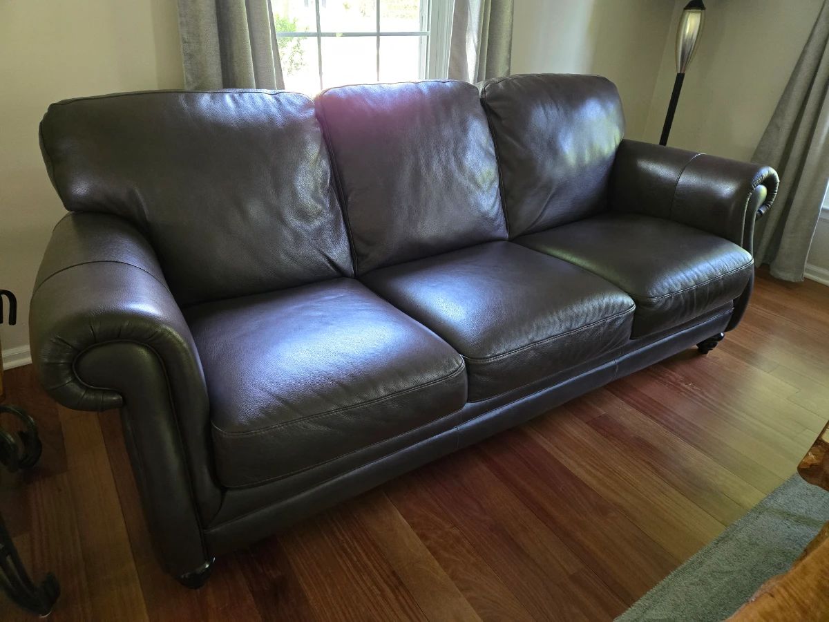 Natuzzi leather sofa, excellent condition!