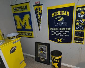 Univ. of Michigan  banners & accessories