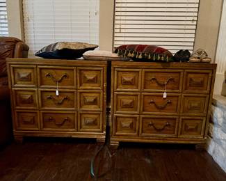Dresser set