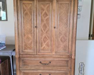 American Of Martinsville Chest of Drawers 